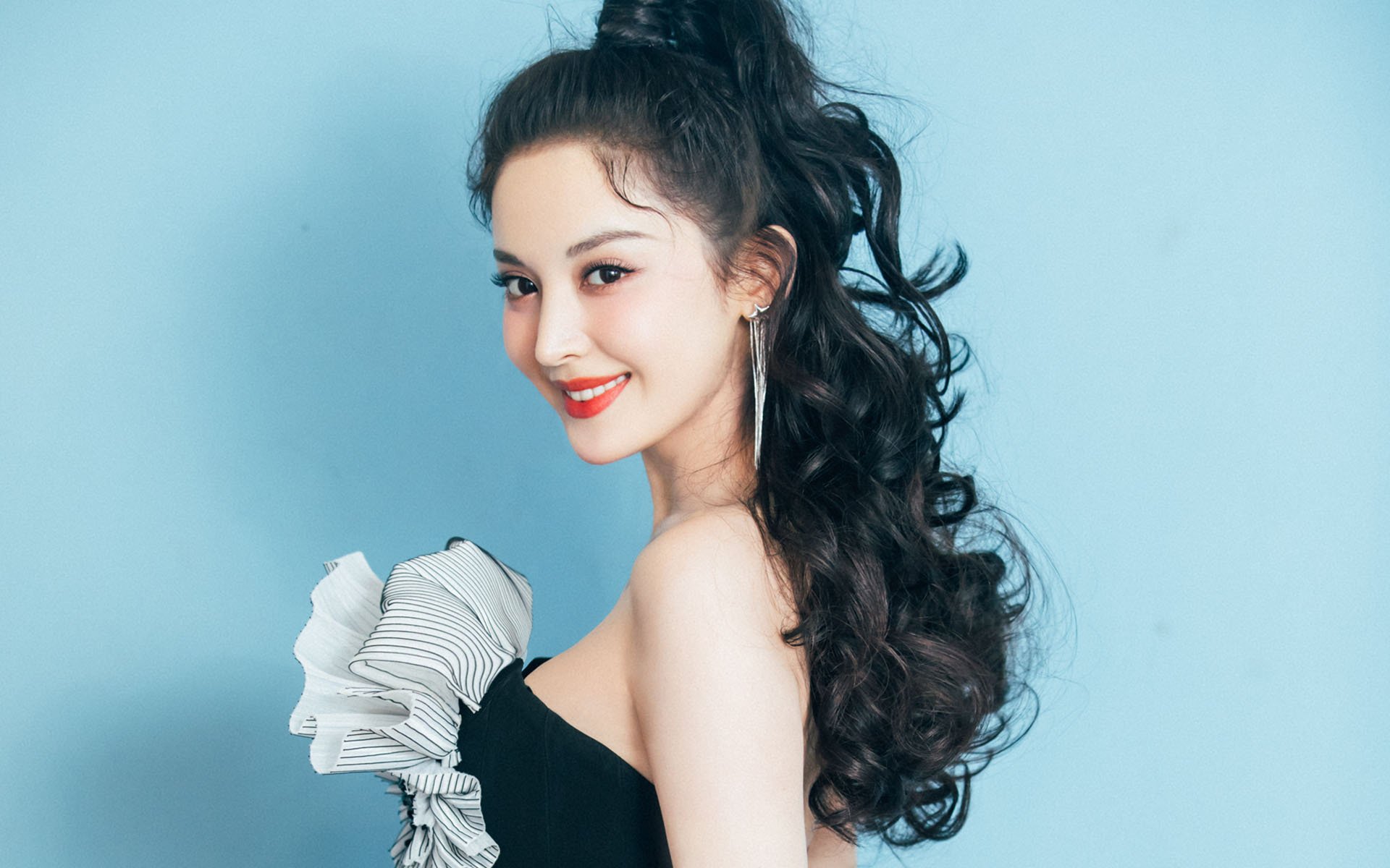 FIFA世俱杯-远射“绝妙杰作”：欧冠赛场的超级进球合集，欧冠最佳射手规则