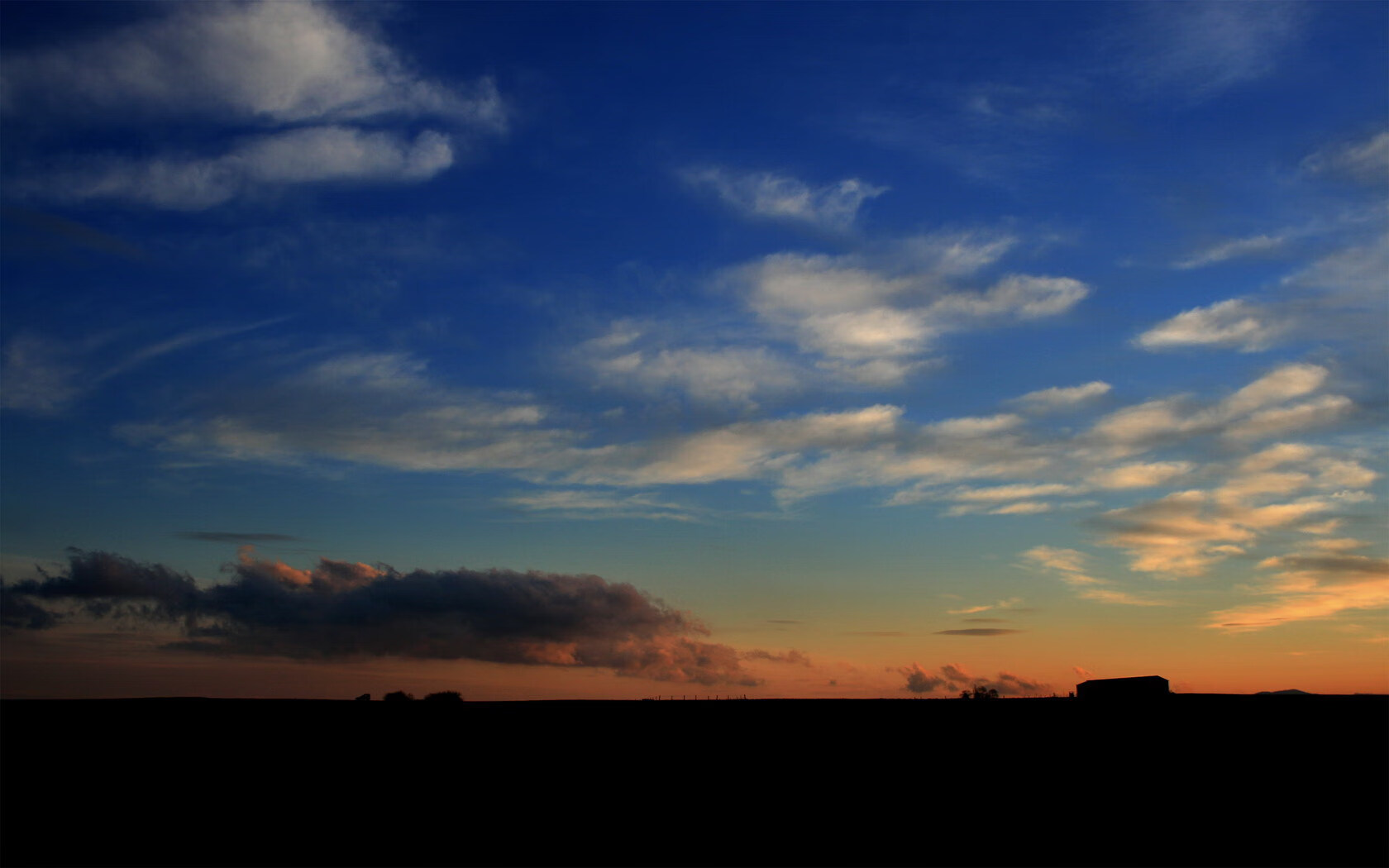 国足奋力抗争晋级,成为国际比赛八强队之一,国足 八强