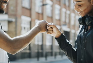 世俱杯直播在线观看免费-世俱杯激烈碰撞：非洲球队掀翻欧洲豪门纪实，世俱杯非欧洲球队夺冠